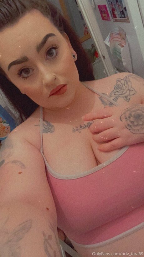 priv tara69 pretty star photo