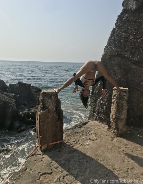 lizbecheeky model sexy pic