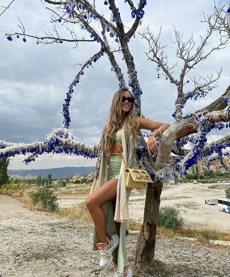 Mally Restrepo model sex image