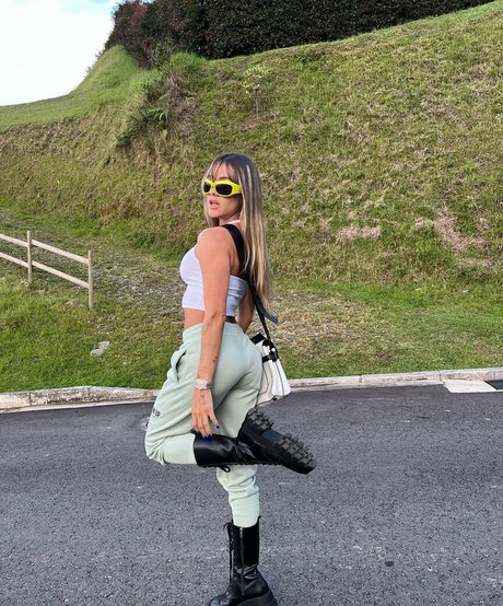 Mally Restrepo star art photos