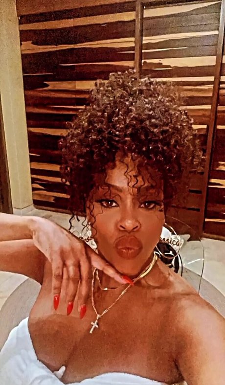 Niecy Nash erotic star photo