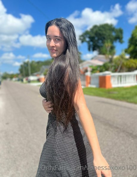 vanessaxoxo100 adult star pics