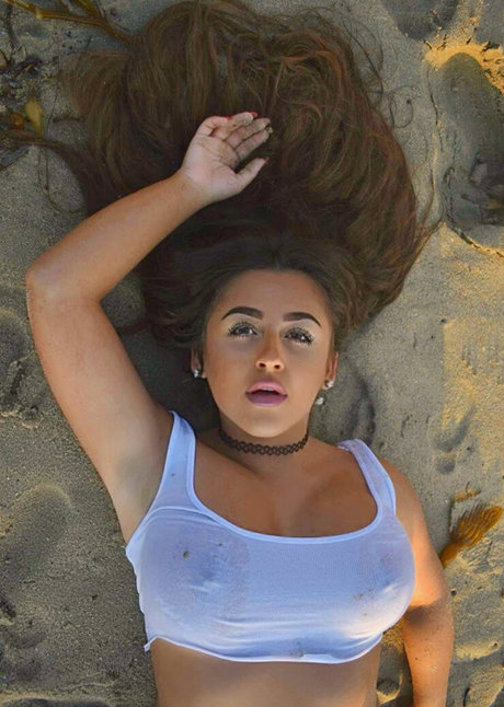 Nikiamarshalll model nude image