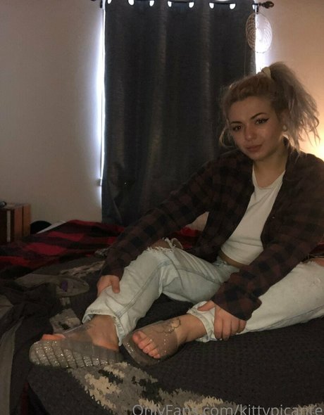 oliviathenorth model nude photos