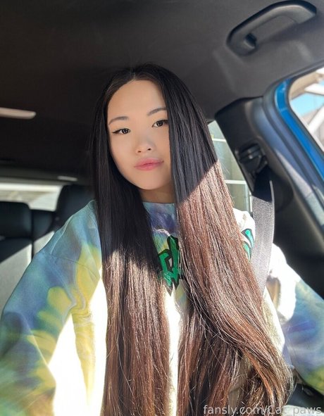 Asi Akira pornstar pictures