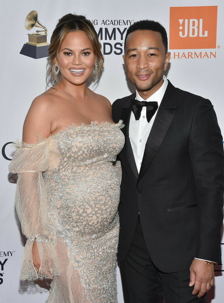 Chrissy Teigen xxx star img