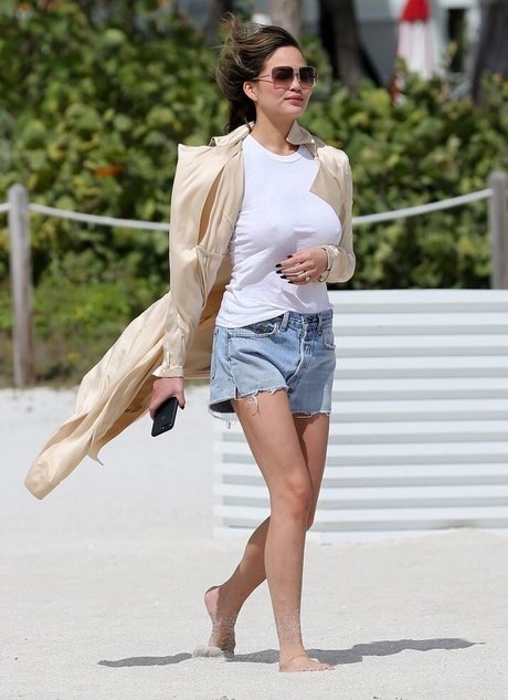 Chrissy Teigen sex star pics