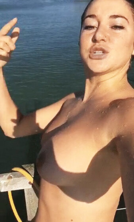 Shailene Woodley xxx model gallery