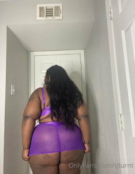 tjturnt art model gallery