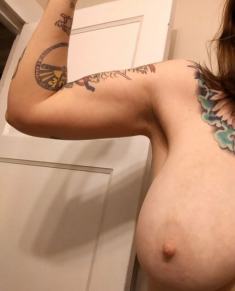 theellehell nice model img