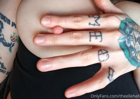 theellehell nice model pic