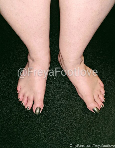 freyafootlove model exclusive photos
