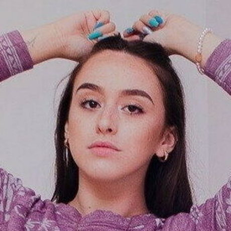 Escarlethamair1 pretty model image