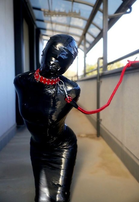 Dlemon naked pornstar pic