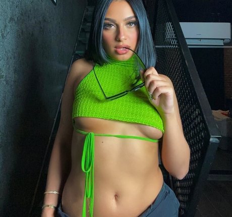 Vipshelly star sexy pic