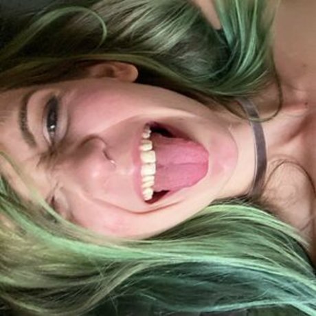 EveElliot star hot pic