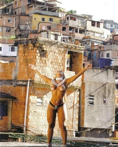 Valeska Popozuda star nude pics