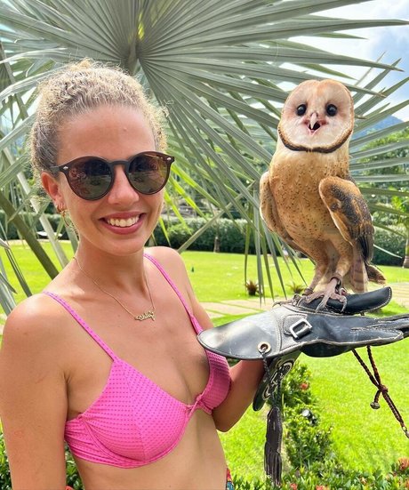 Debby Lagranha star beautiful pictures