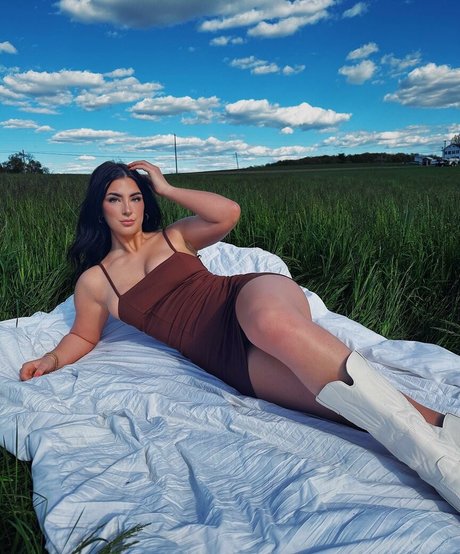 brunette teacher onlyfans free porn pictures