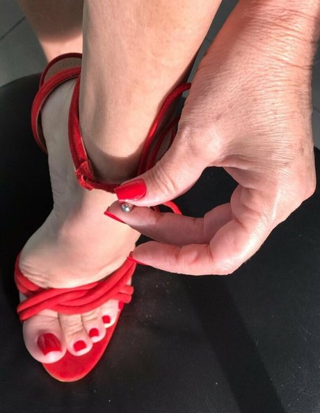 sneakers onlyfans hot naked img