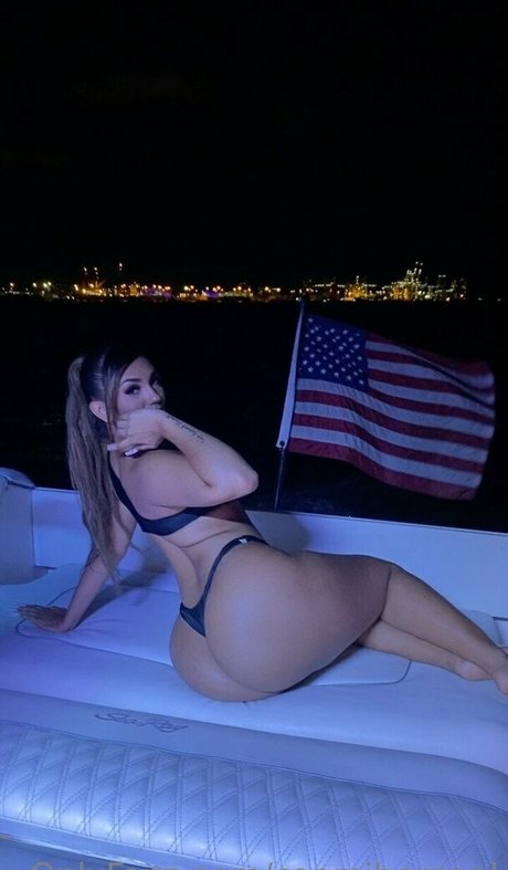 caamibernaal naked actress image