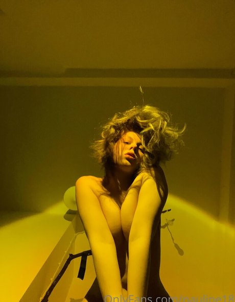 pauline18 nude model image