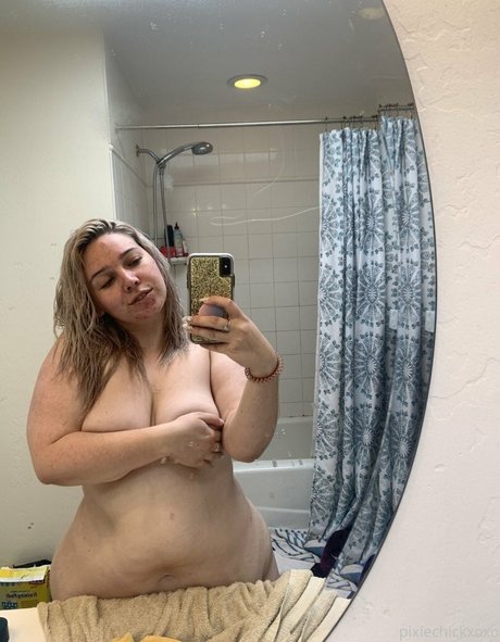 pixiechickxoxo star erotic photo