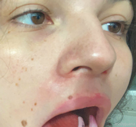 mollyjuana naked model pics