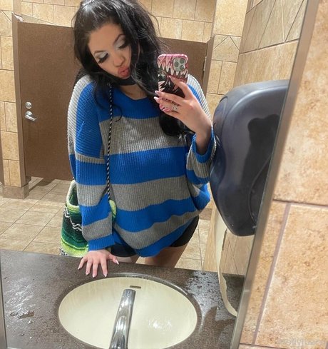 mollyjuana pornstar nudes photo