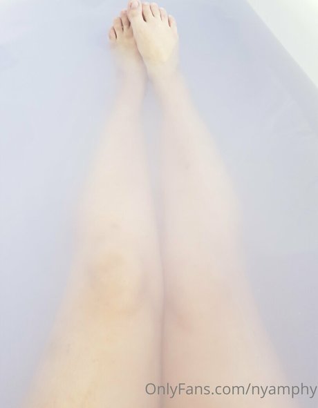 nyamphy nude star pics