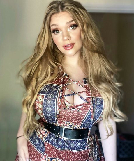 Lucy May Dawson pretty star archive