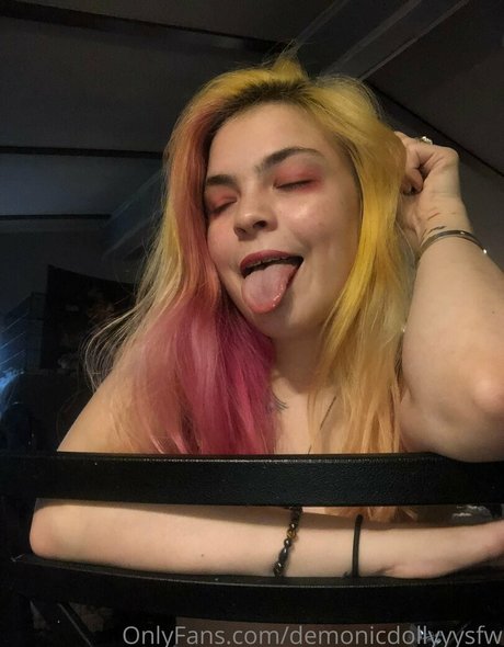 demonicdollyyysfw exclusive model images