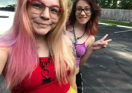 demonicdollyyysfw pornstar nude pic