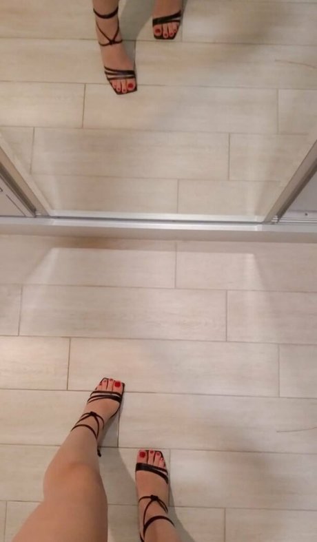 darkandpink35 actress picture