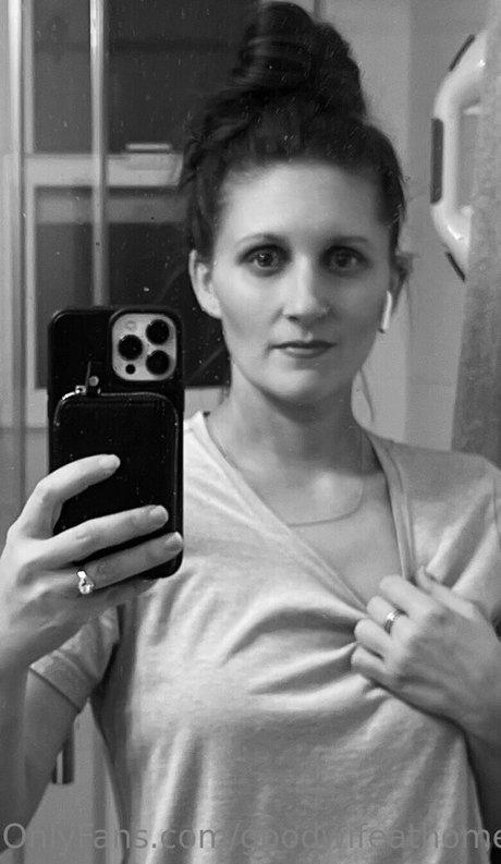 goodwifeathome nice actress photo