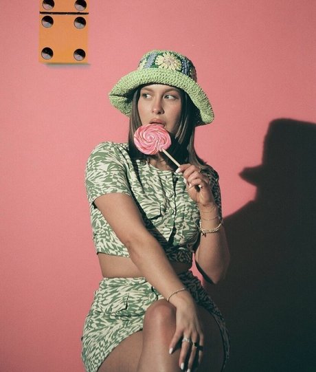 Natasha Bure free star pictures