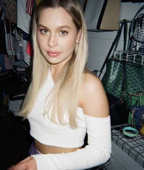 Natasha Bure model pretty img