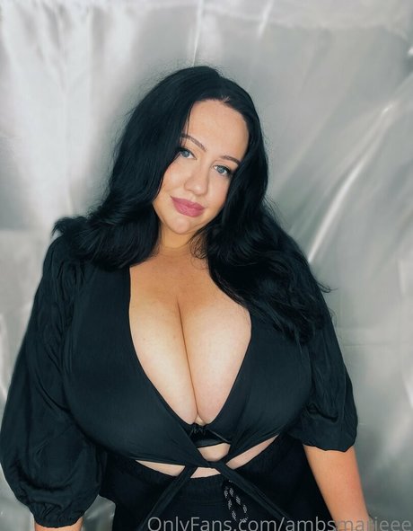 ambsmarieee high quality model images