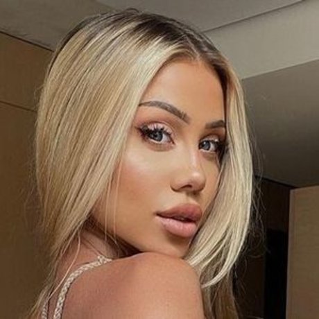 lauraammy hot model img