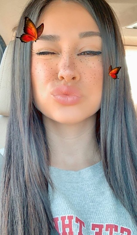 Yvette Monreal model naked image