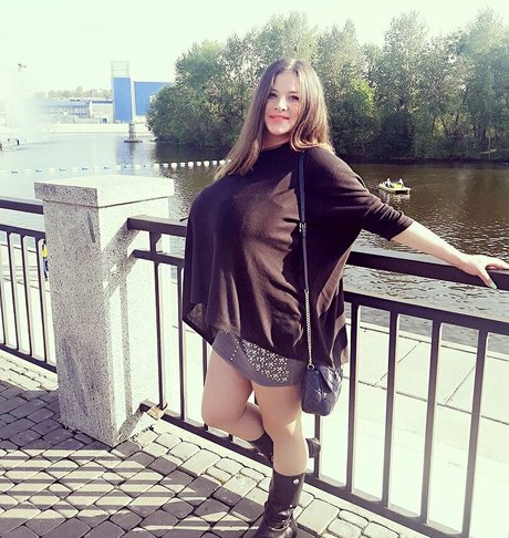 Nadin Shcherban hd actress pic