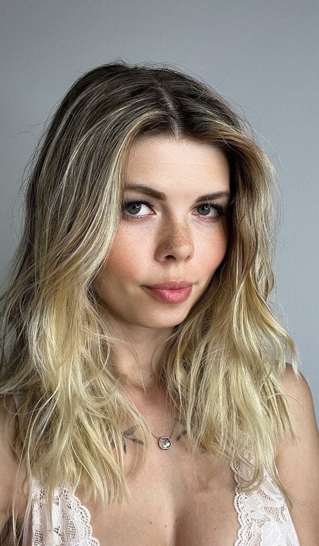 Charming__kitty nude pornstar archive