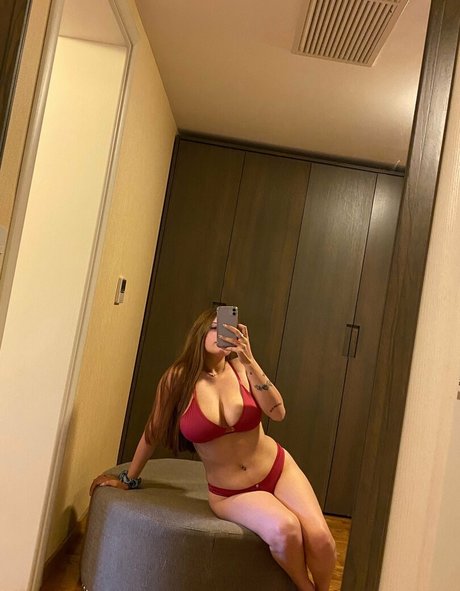 maiof hot pornstar image