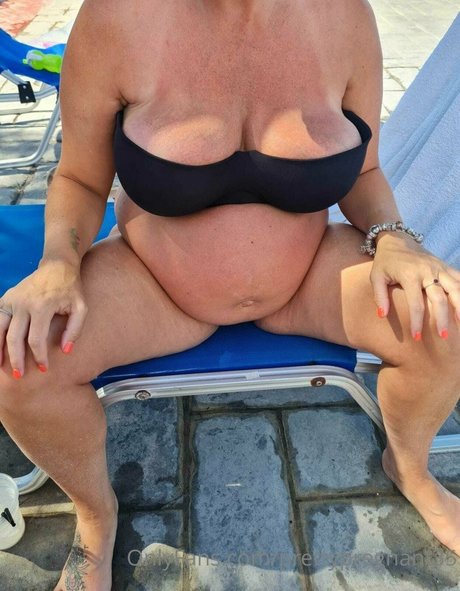 Pretty Pregnant erotic pornstar pictures