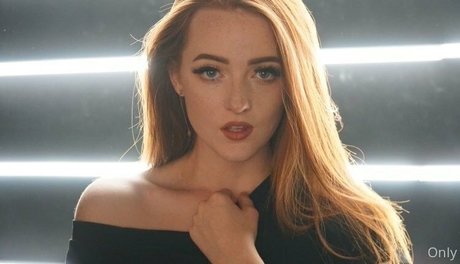 kaitimackenzie model nice picture