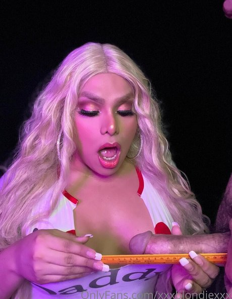xxxblondiexxx porn model photos