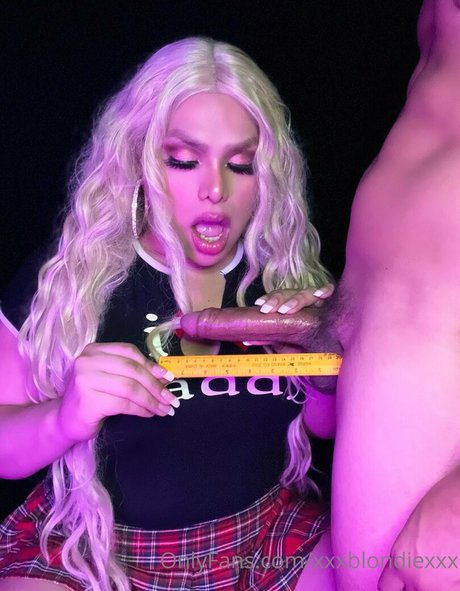 xxxblondiexxx model naked archive