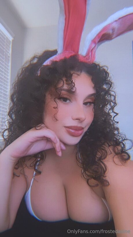 frostedaliine sexy model gallery