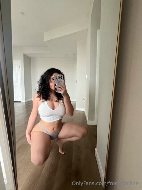 frostedaliine star naked img