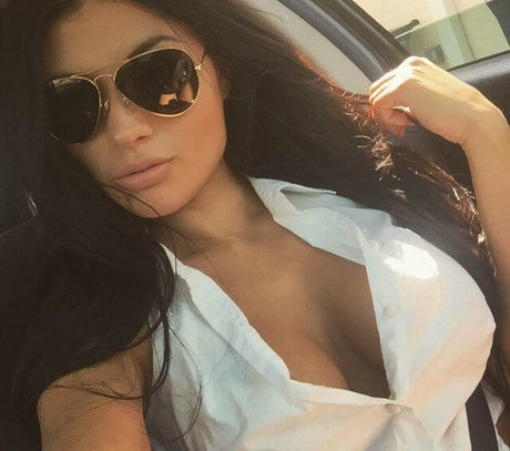 Karen Vi model porn image